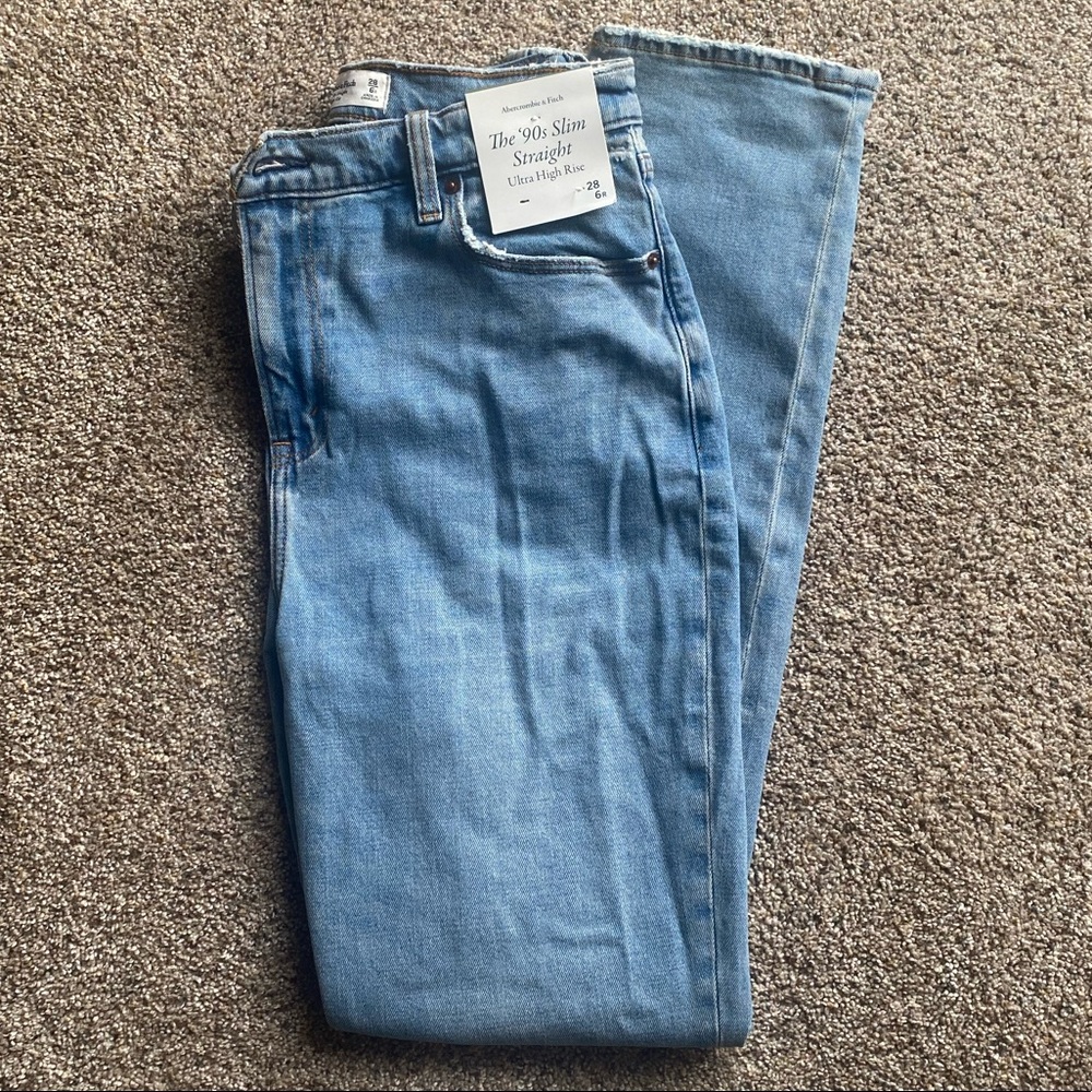 NWT Abercrombie The 90s Slim Straight Ultra High Rise Jeans